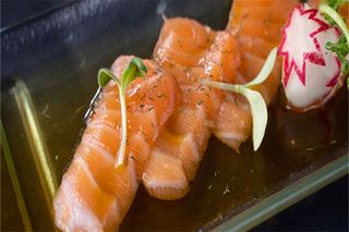 CA1. Carpaccio salmone con salsa Ponzu