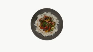 Wok de poulet aux légumes et riz basmati