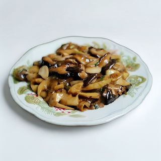 Pato Con Bambú Y Setas Chinas