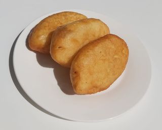 Пирожок жареный с картошкой