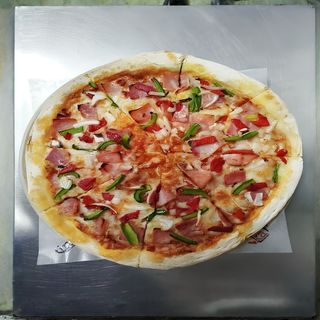 84. Pizza Especial Bokatines