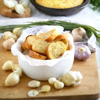 ნივრიანი პური