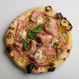 Mortadela Pistachio pizza