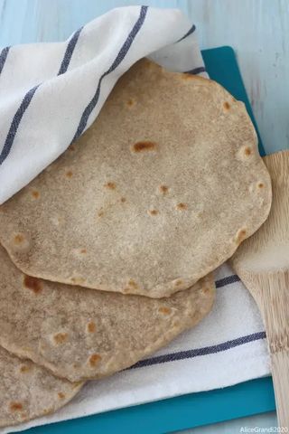 Pane azimo integrale al carbone vegatale