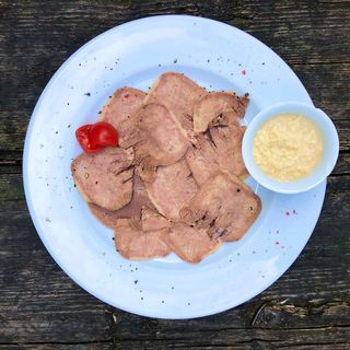 Язик яловичий з хріном (150г)