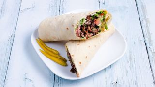 Teleća tortilla + piće po izboru