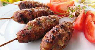 Shish kofta z grilla (ADANA)