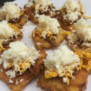Patacón Con Queso Blanco (Tapa)