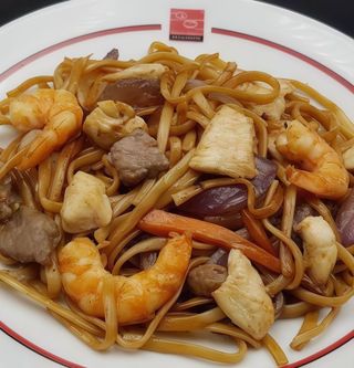 26. Tallarines Con Tres Delicias