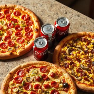 КОМБО ТРИ ПИЦИ 32 СМ + БОНУС 3 КОКА-КОЛА КЕН