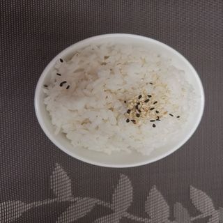 17 Riso bianco con sesamo