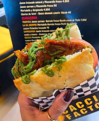 Focaccia Caprese XL(14 Cm. X 12 Cm.)