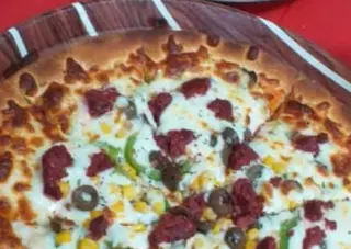 Pizza Sojok
