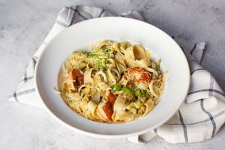 Паста с морепродуктами (300 гр.)