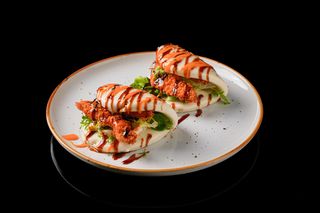 Bao De Pollo Crujiente 2 Unidades脆皮鸡肉刈包