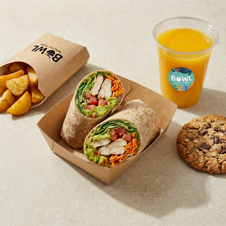 Chicken Wrap + 1 choix (Jus OU Potatoes OU Cookies)