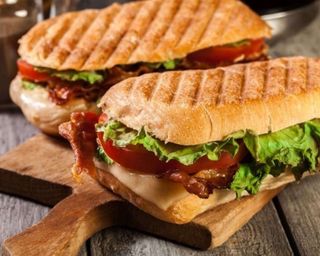 Паніні мисливські ковбаски