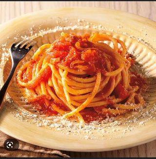 Pasta amatriciana più bibita