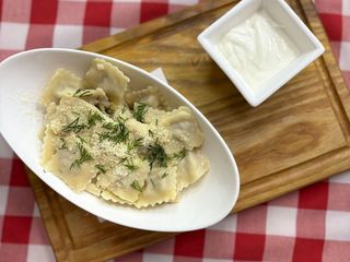 Равіолі з м'ясом у вершковому соусі (250g)