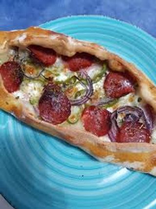 Pide salame e uova