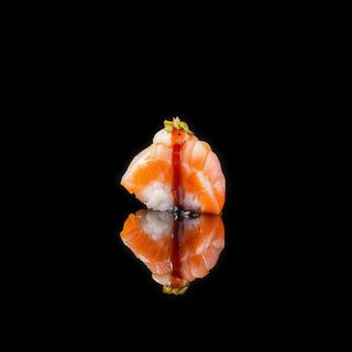 N14. NIGIRI CHEESE SALMON