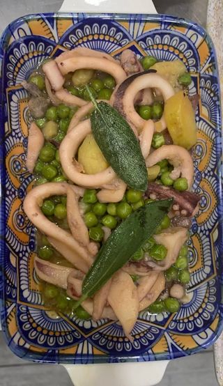 Totani  con piselli e patate