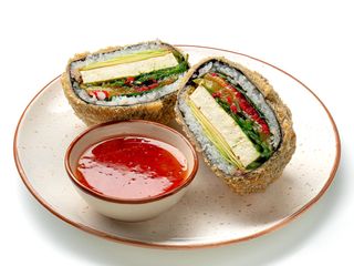 Суші-бургер з манго та сиром Тофу