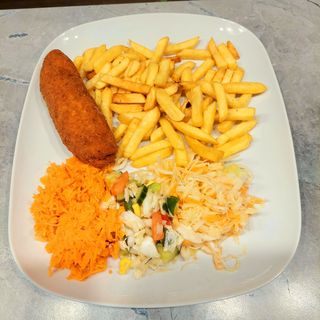 De Volaille z frytkami i surówką