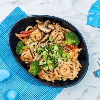 Wok udon cu creveti in sos Cremos de Stridii