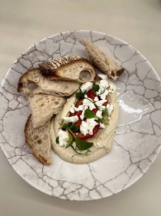 Хумус з печеним перцем