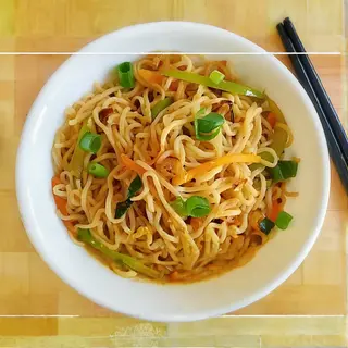 Hakka Noodles (V)