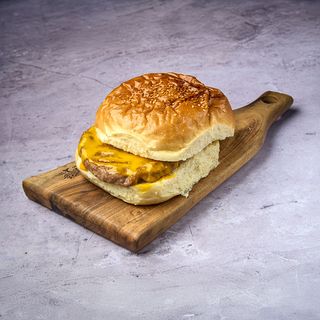 Pobratimska Cheese pljeskavica