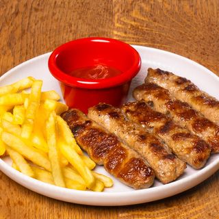 Ćevapi sa pomfritom