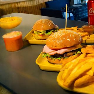 BURGER VITA+DOZA COLA 330ML