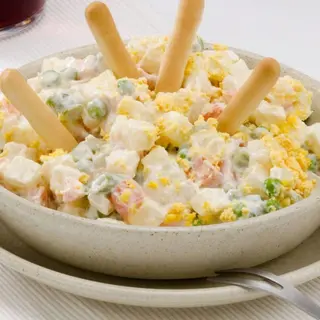 ENSALADILLA RUSA CON BONITO