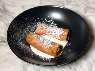 Млинці з вишнями та сиром (160g)