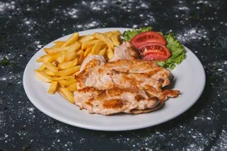 Pileći file sa šampinjon sosom i quattro formaggi sosom