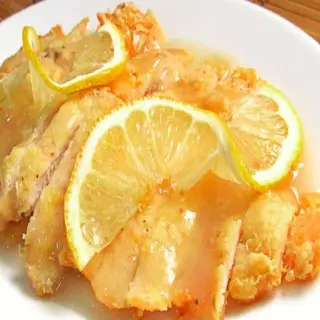 81 Pollo Con Salsa Limón