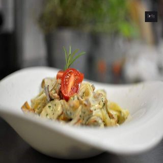 48. Tagliatelle z polędwicą i borowikami