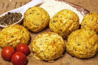 Panecillo De Tomate Con Pipas De Calabaza 95G