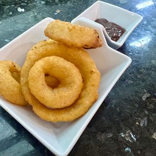 Aros de Cebolla con Salsa Barbacoa