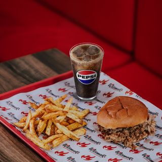 Menú Smoked Pulled Pork Burger