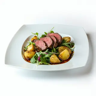 Cordero, Ensalada Y Patatas