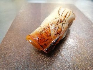 Calamar Flambeado Nigiri