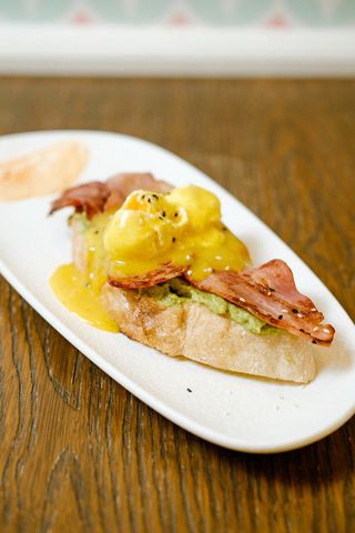 Tosta Benedict Bacon