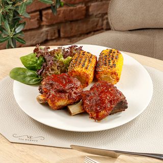 Coastă de vițel cu sos gulas