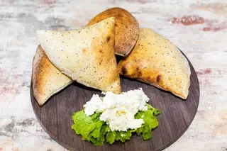 Pogača sa kajmakom  100 gr