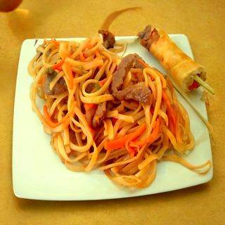 Tallarines Fritos Con Ternera