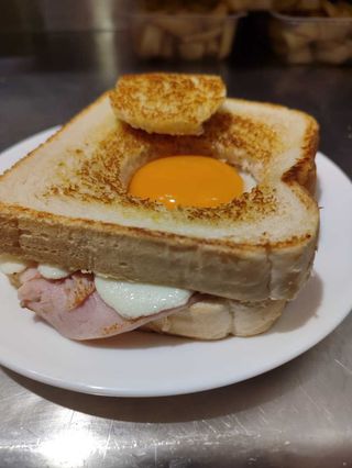 Sándwich mixto con huevo