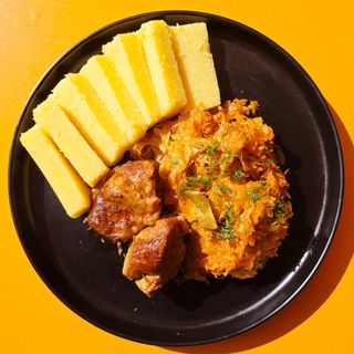 Meniu 3 - Carne de porc la oala